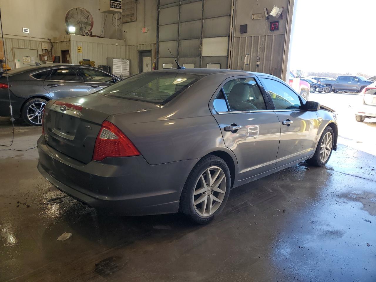 2010 Ford Fusion - Image 3