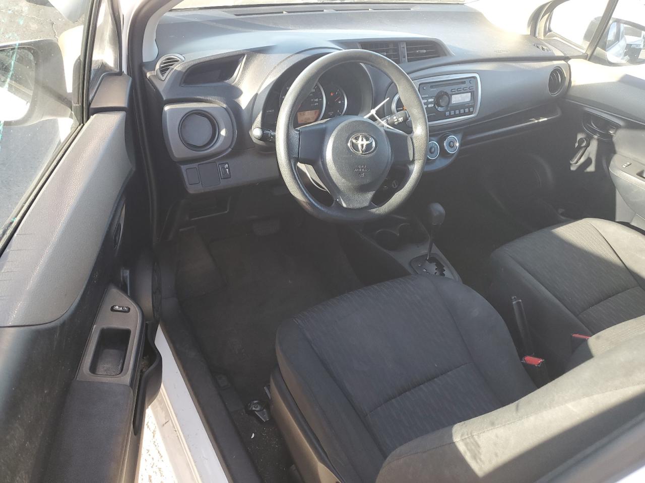 2014 Toyota Yaris - Image 8