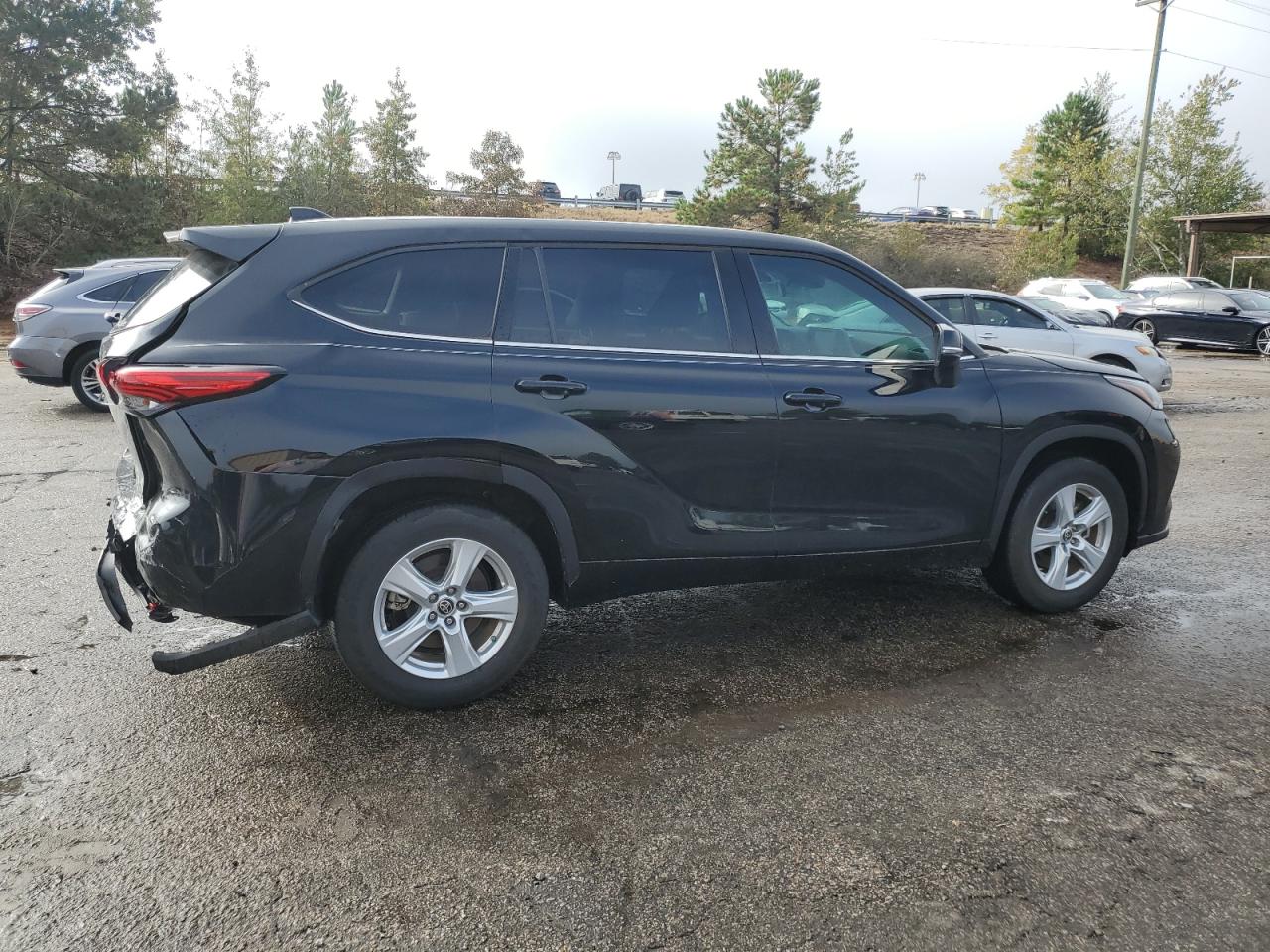 2021 Toyota Highlander - Image 3
