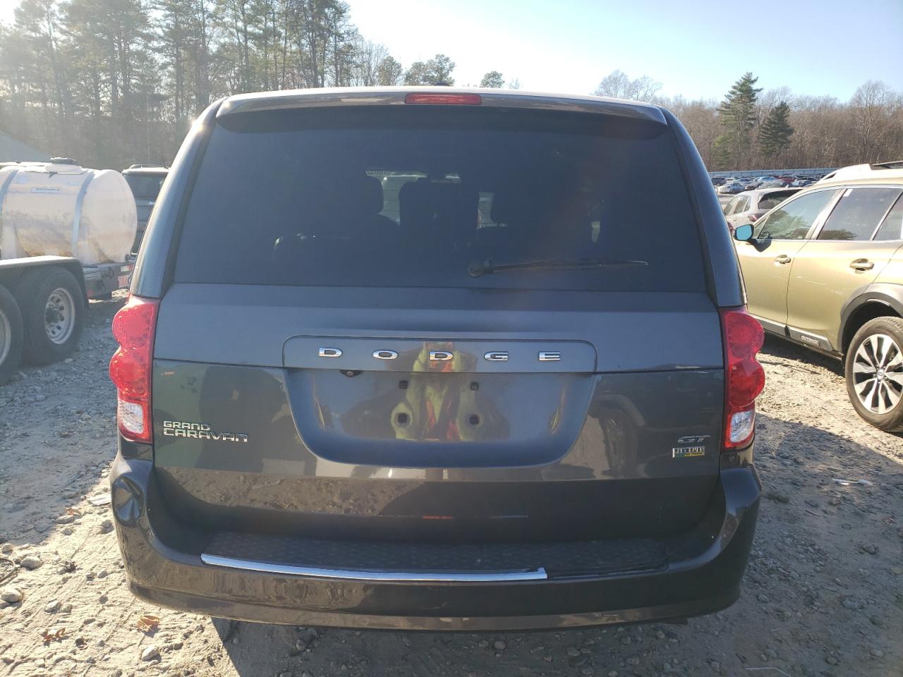 2019 Dodge Caravan - Image 6