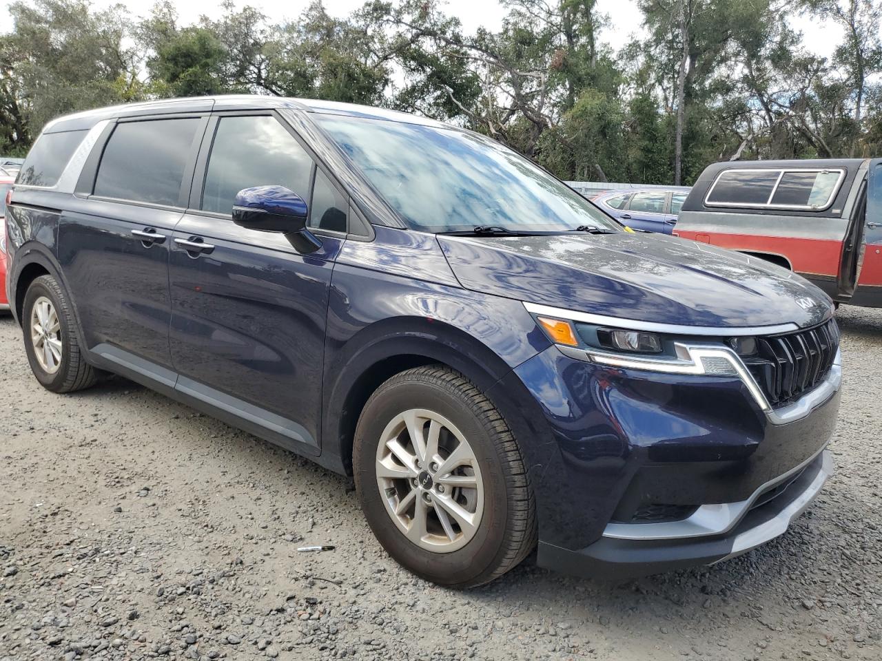 2022 Kia Carnival - Image 4