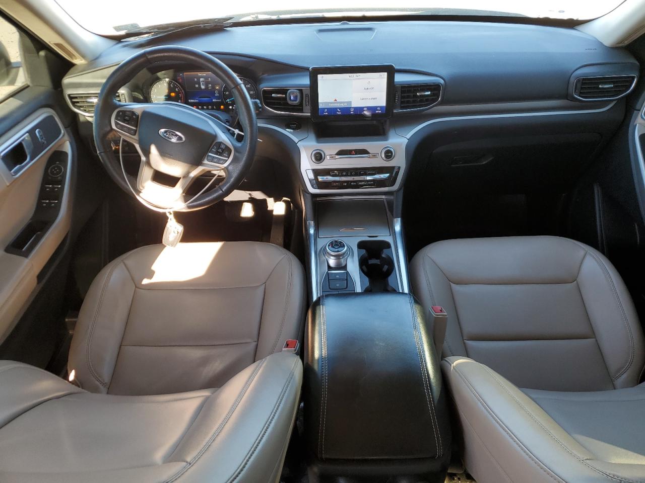 2022 Ford Explorer - Image 8