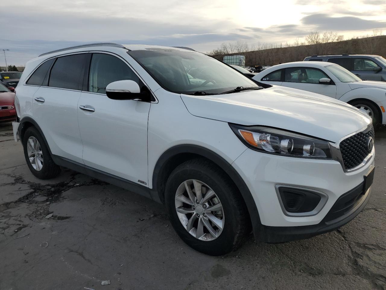 VIN 5XYPGDA39JG432172 2018 KIA SORENTO no.4