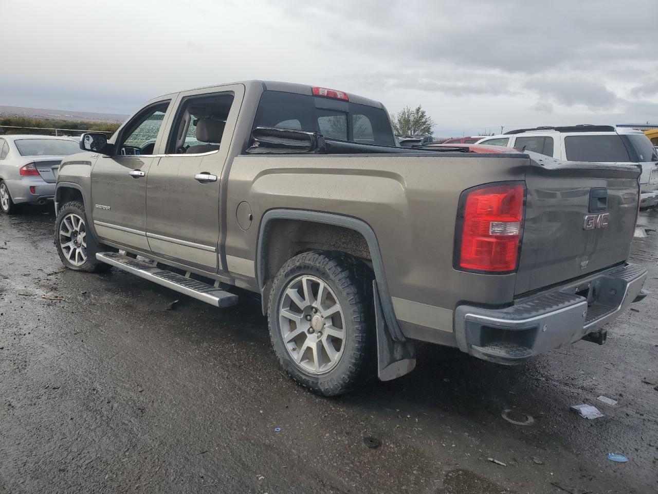 2014 GMC Sierra - Image 2