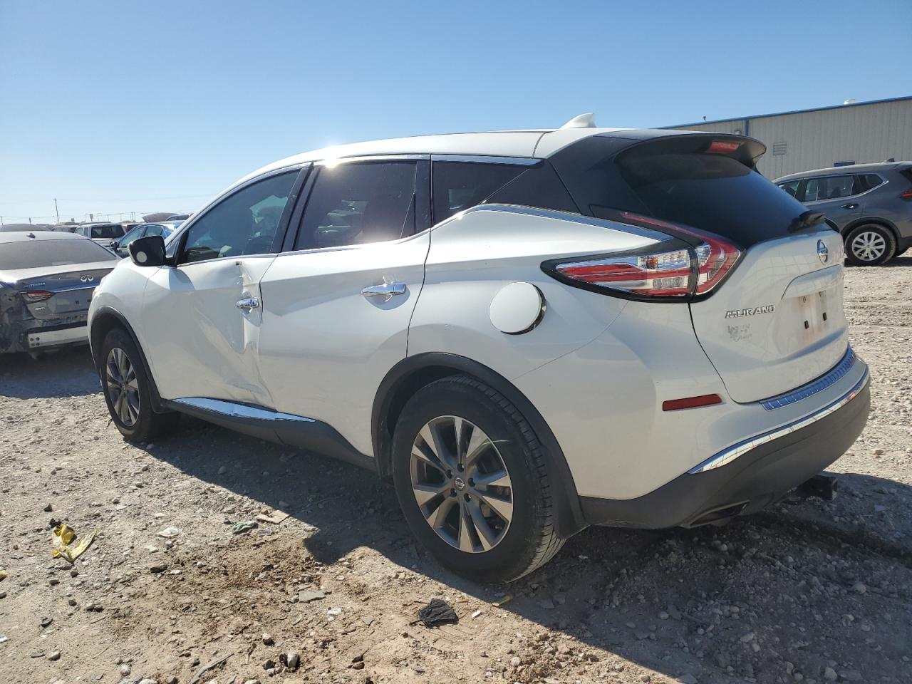 2016 Nissan Murano - Image 2