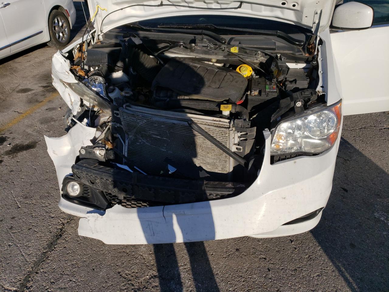 2019 Dodge Caravan - Image 12