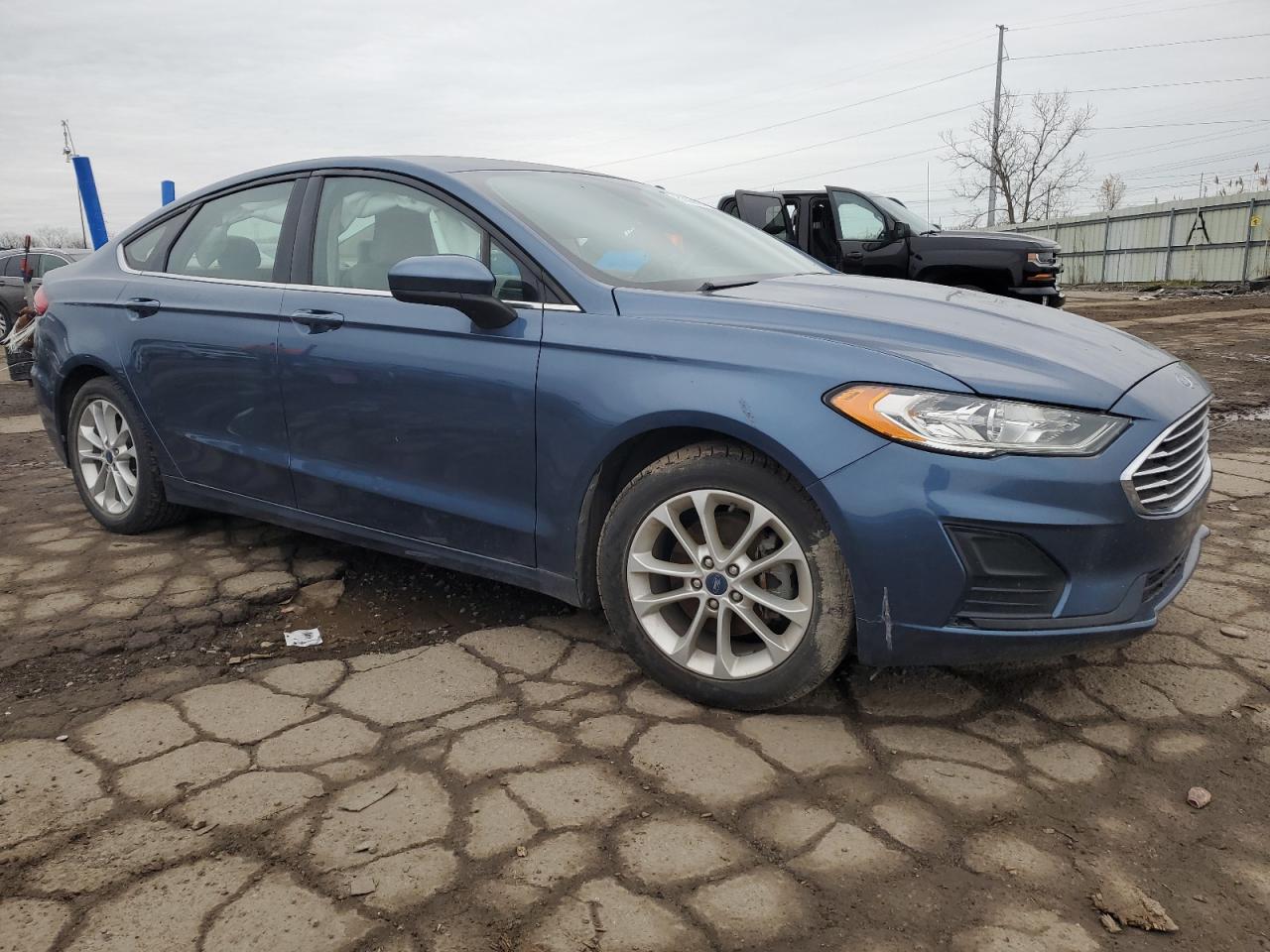 VIN 3FA6P0HD3KR219380 2019 FORD FUSION no.4