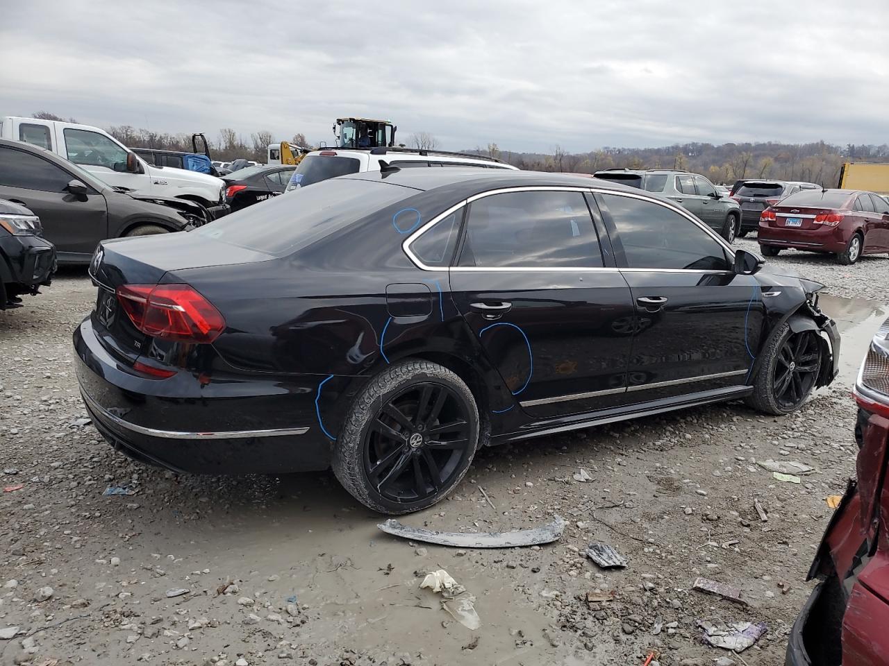 2017 Volkswagen Passat - Image 3