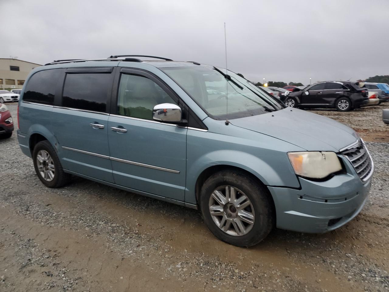 2010 Chrysler Town & Country - Image 4