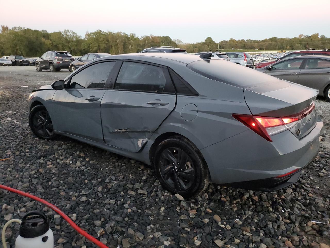 2023 Hyundai Elantra - Image 2