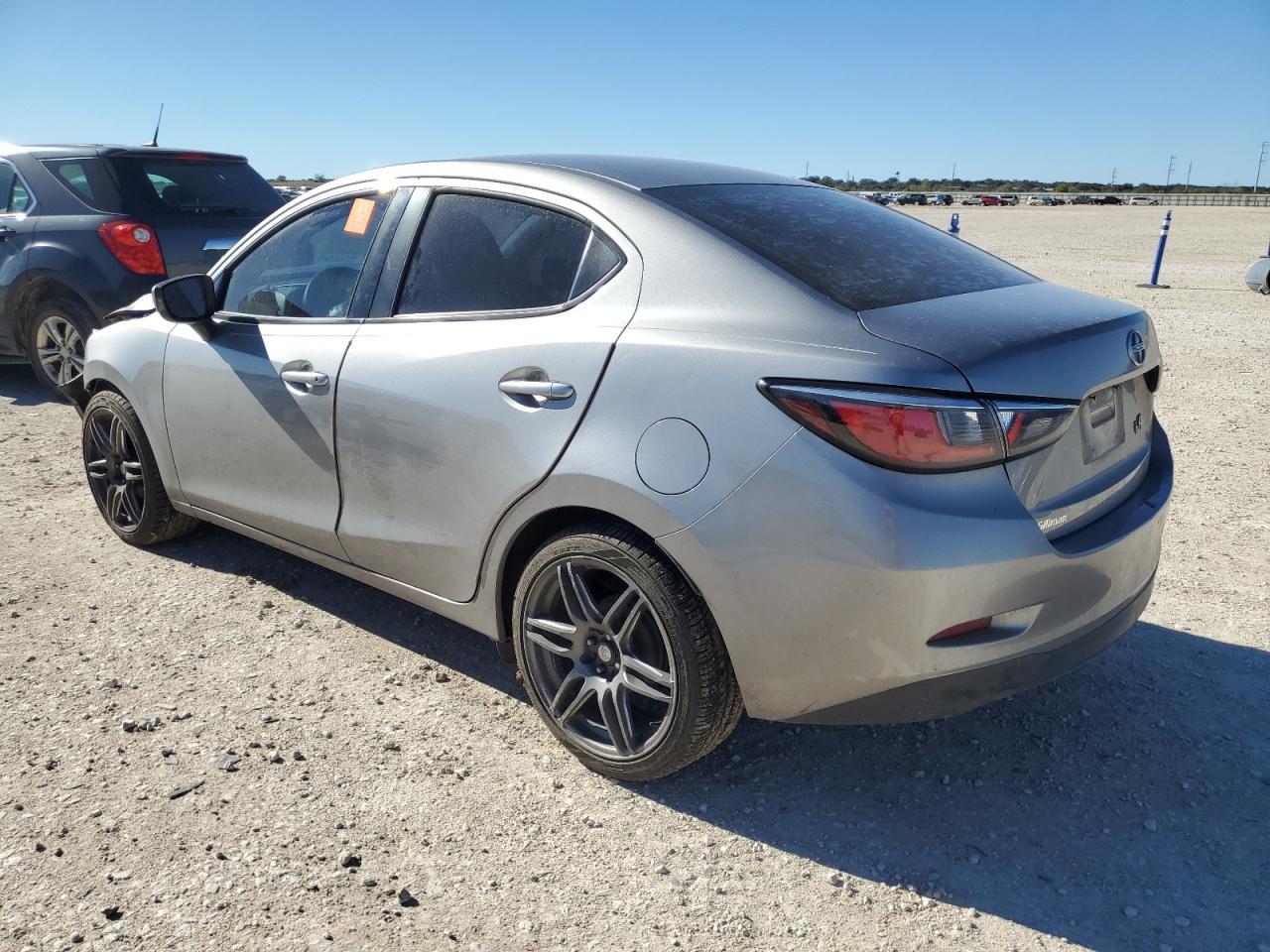 VIN 3MYDLBZV5GY102513 2016 TOYOTA SCION no.2