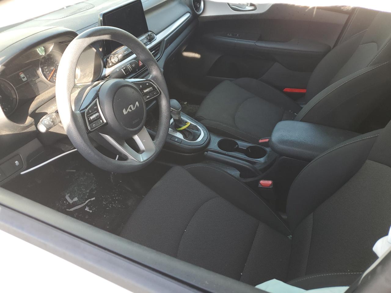 2023 Kia Forte - Image 7