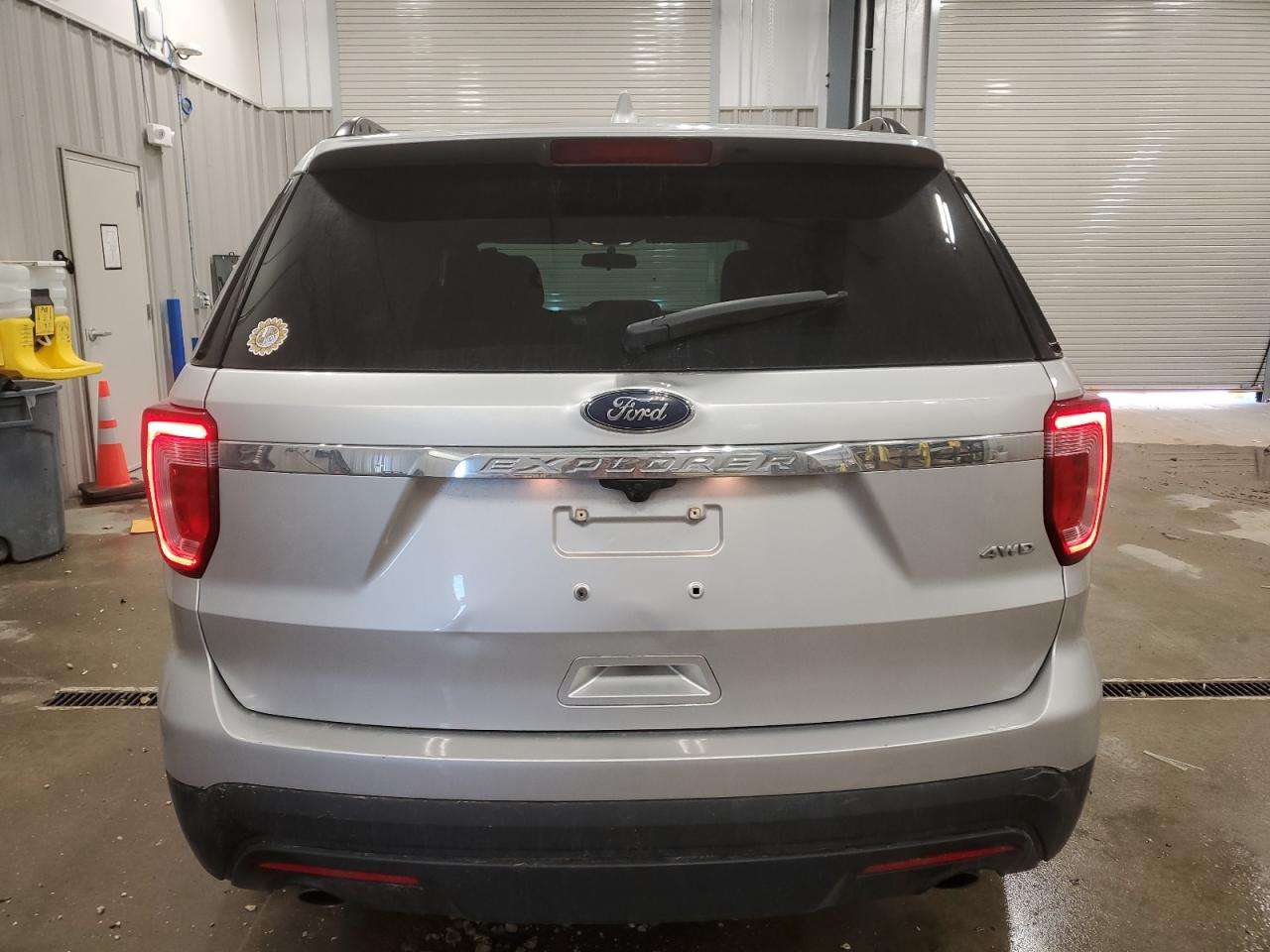 VIN 1FM5K8B86HGD88285 2017 FORD EXPLORER no.6