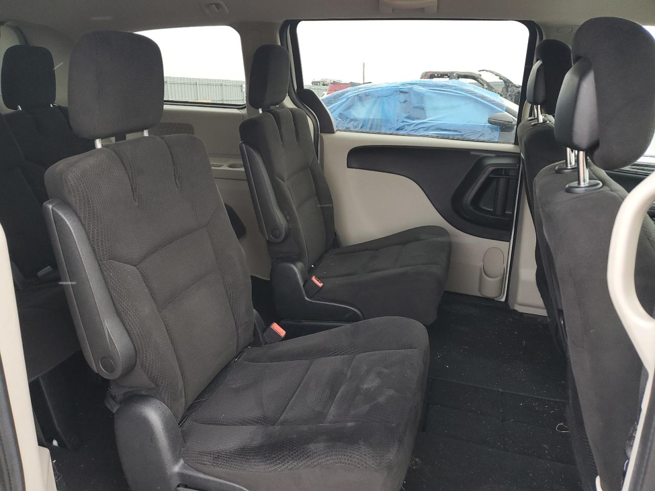 2016 Dodge Caravan - Image 11