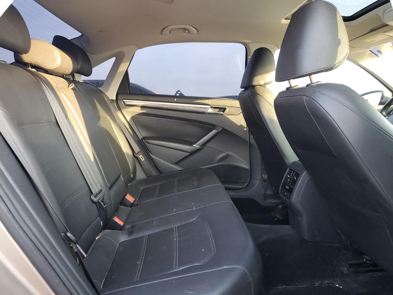 2016 Volkswagen Passat - Image 10