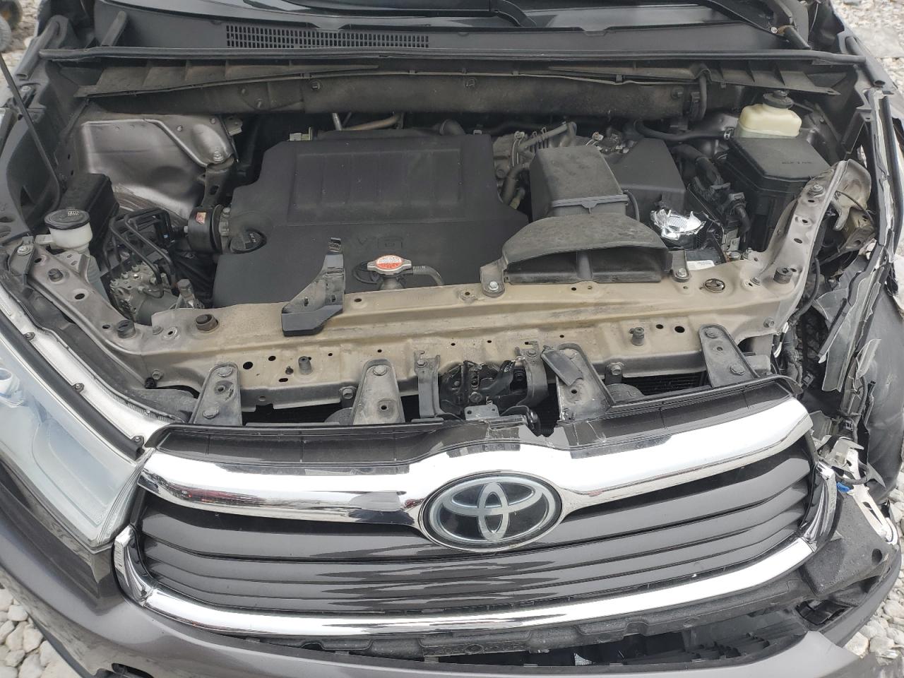2016 Toyota Highlander - Image 13