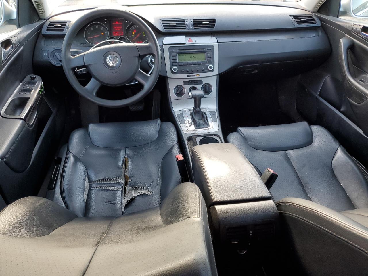 2007 Volkswagen Passat - Image 8