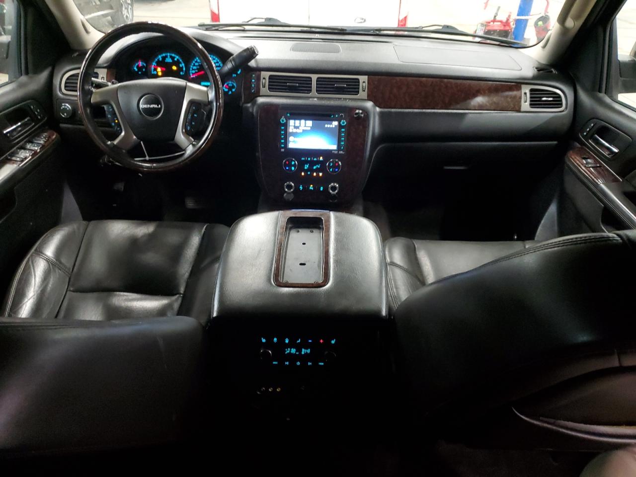 2013 GMC Yukon - Image 8