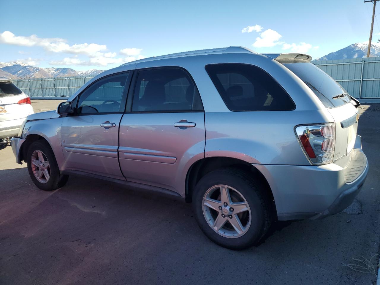 2006 Chevrolet Equinox - Image 2