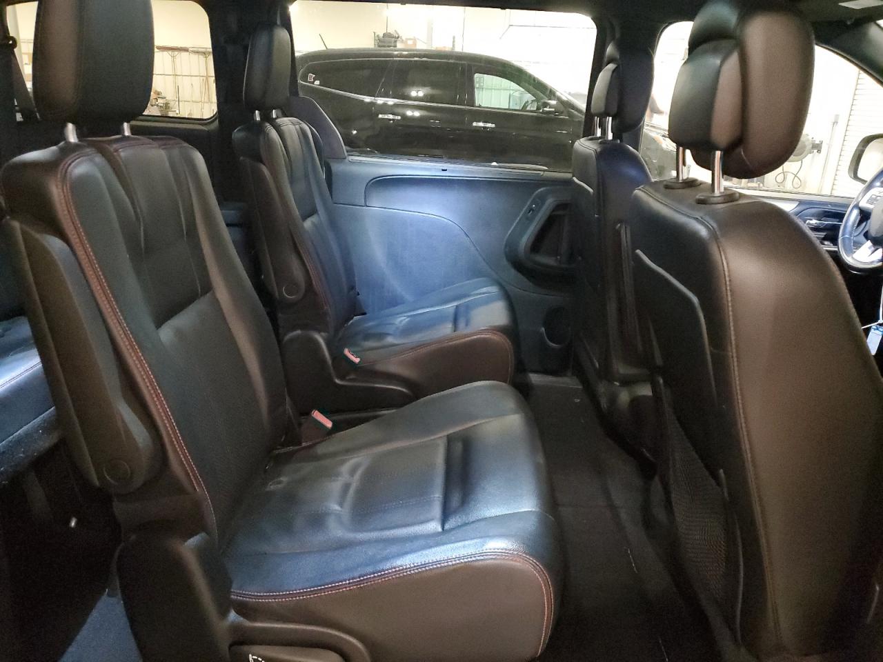 2019 Dodge Caravan - Image 11
