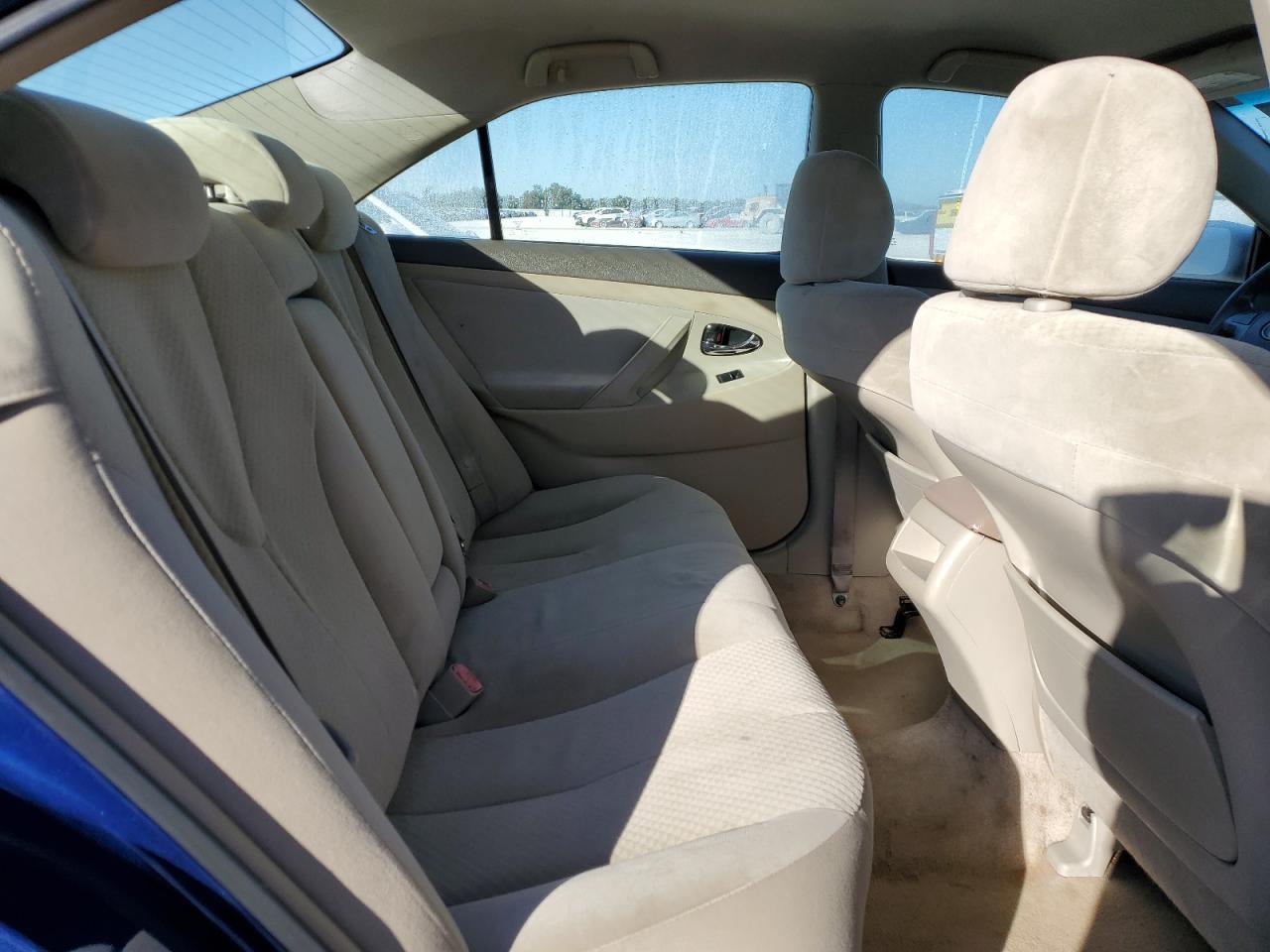 2009 Toyota Camry - Image 10
