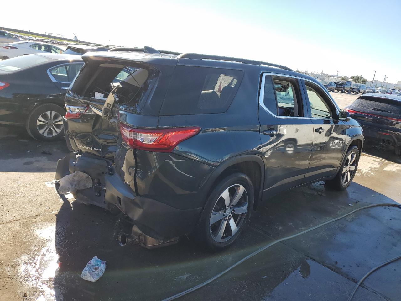 VIN 1GNEVHKW4MJ153835 2021 CHEVROLET TRAVERSE no.3