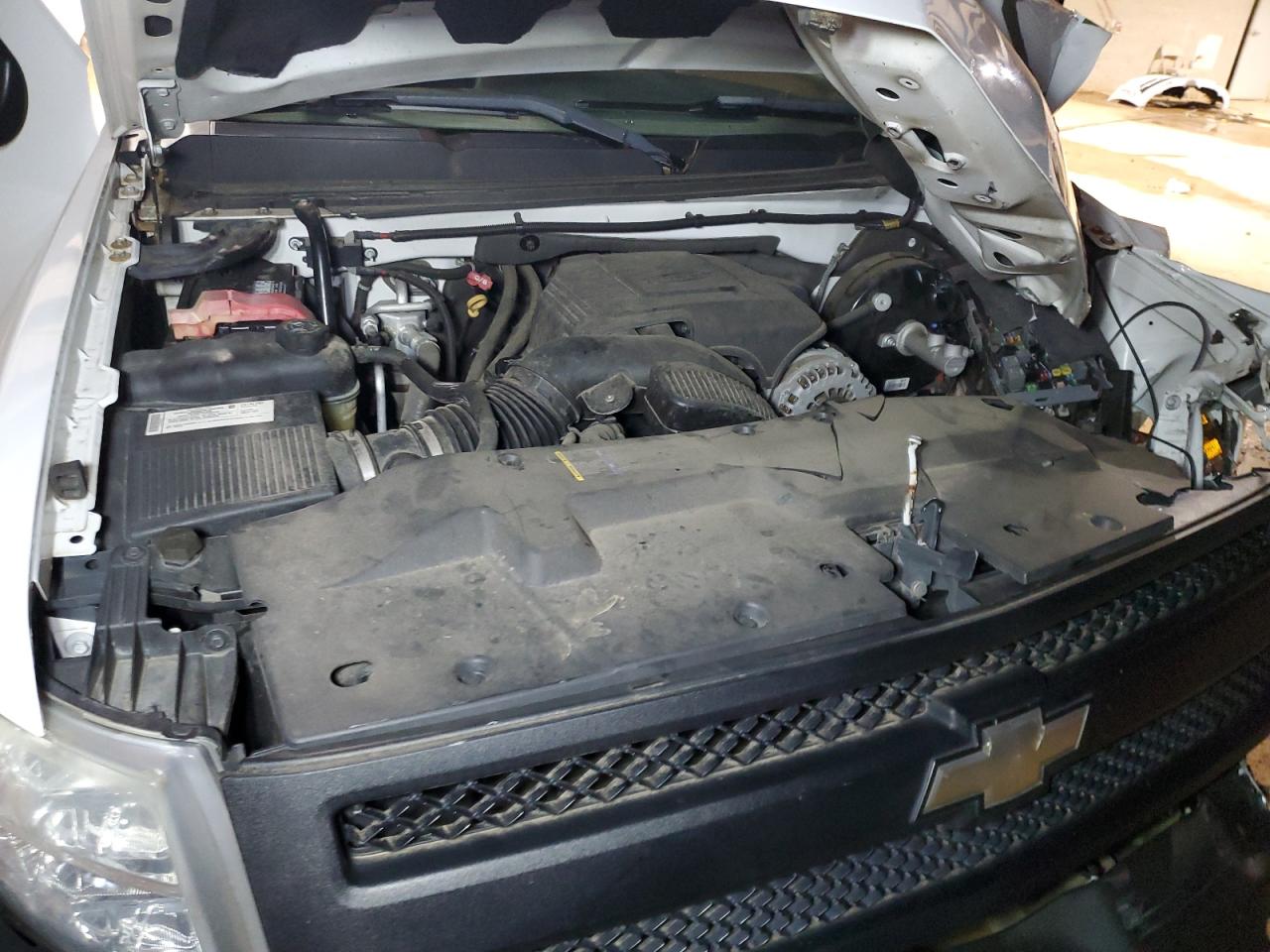 2007 Chevrolet Silverado - Image 11