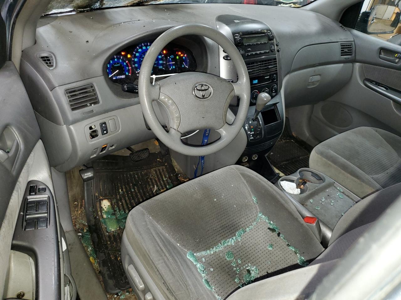 2006 Toyota Sienna - Image 8