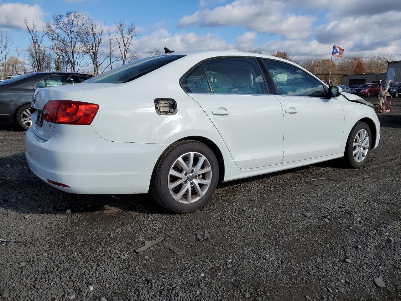 2014 Volkswagen Jetta - Image 3