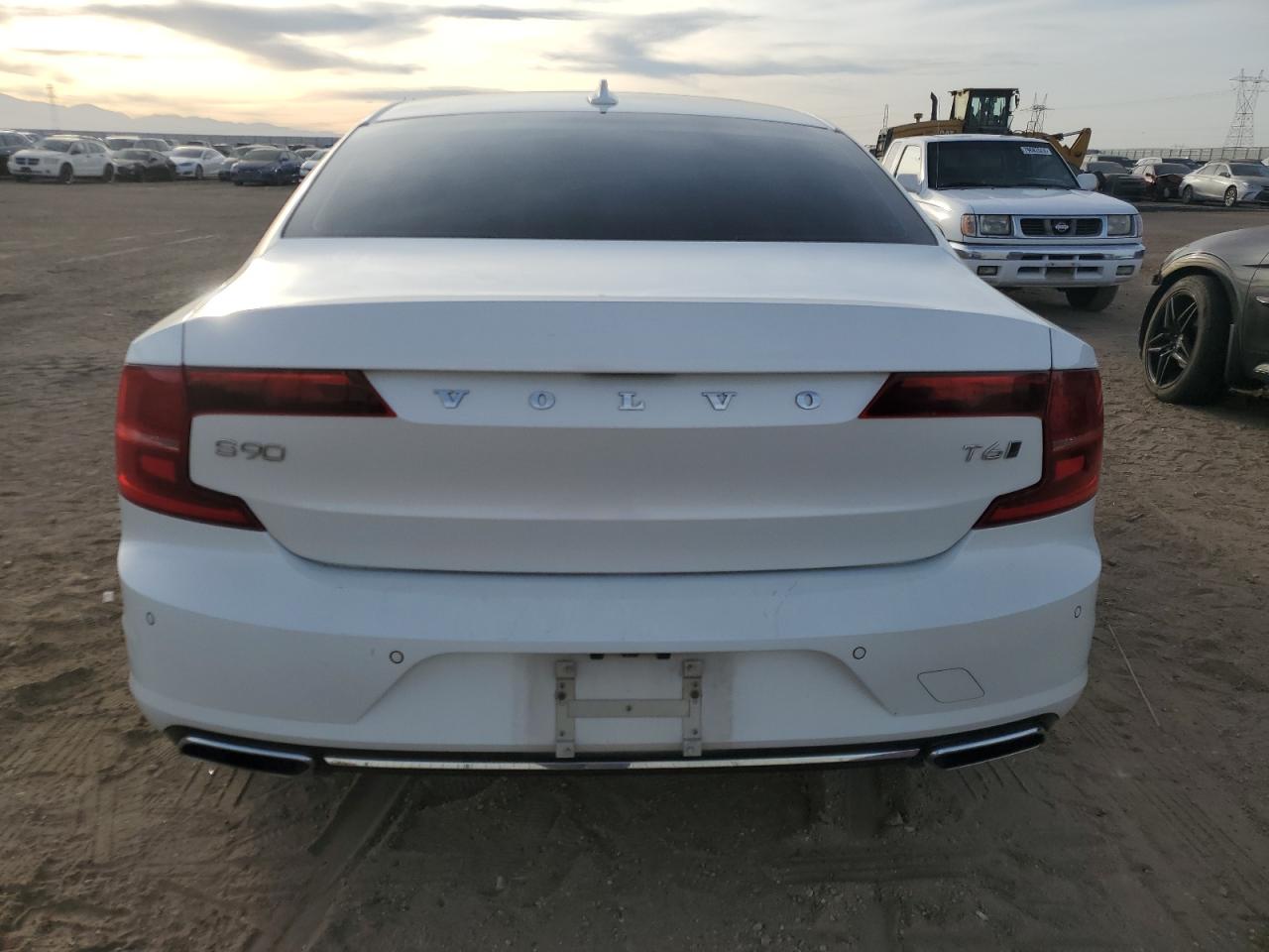 2018 Volvo S90 - Image 6