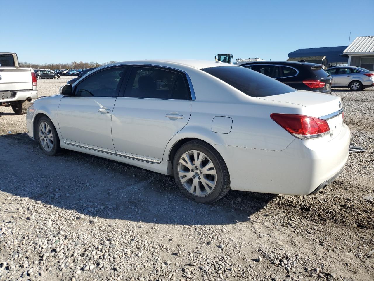 2012 Toyota Avalon - Image 2