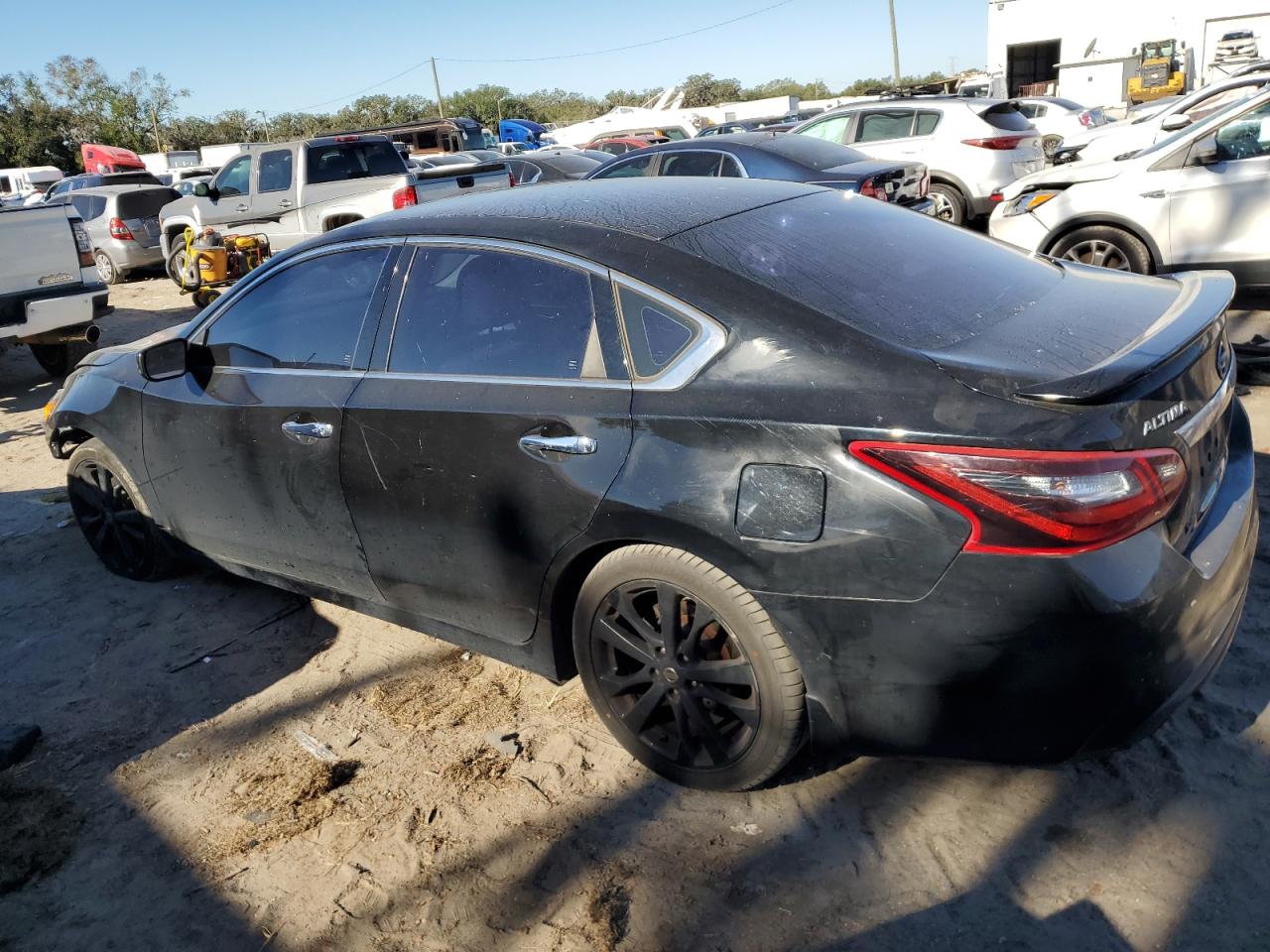 2017 Nissan Altima - Image 2