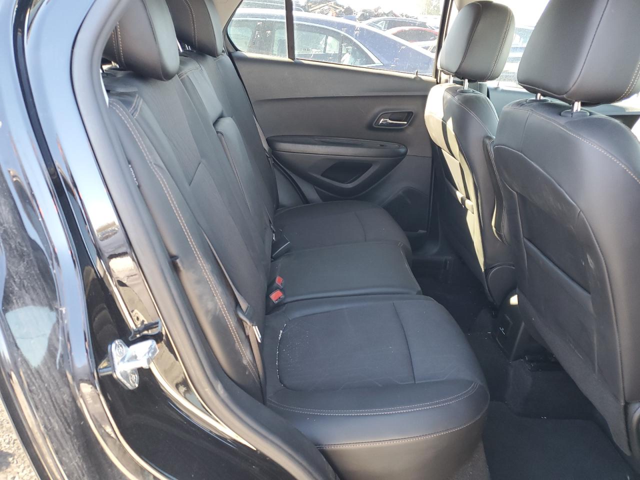2022 Chevrolet Trax - Image 11