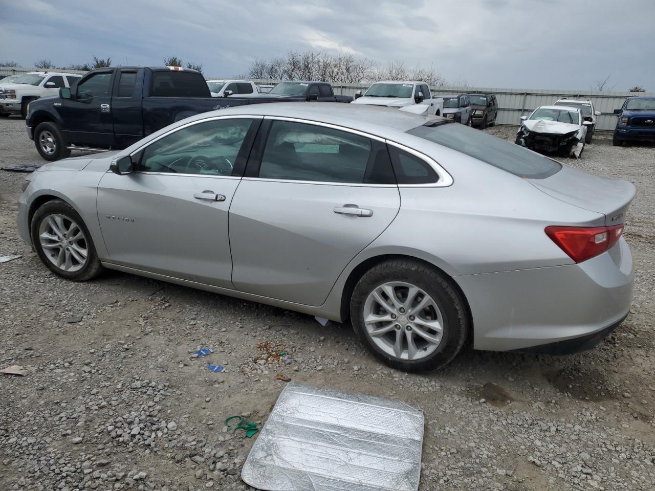 2018 Chevrolet Malibu - Image 2
