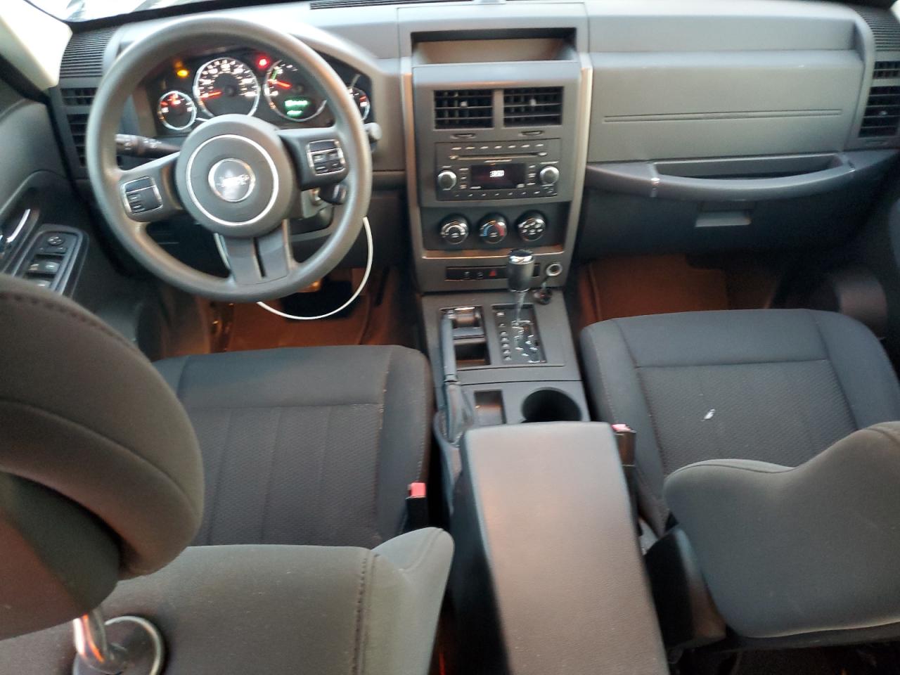 2012 Jeep Liberty (North America) - Image 8