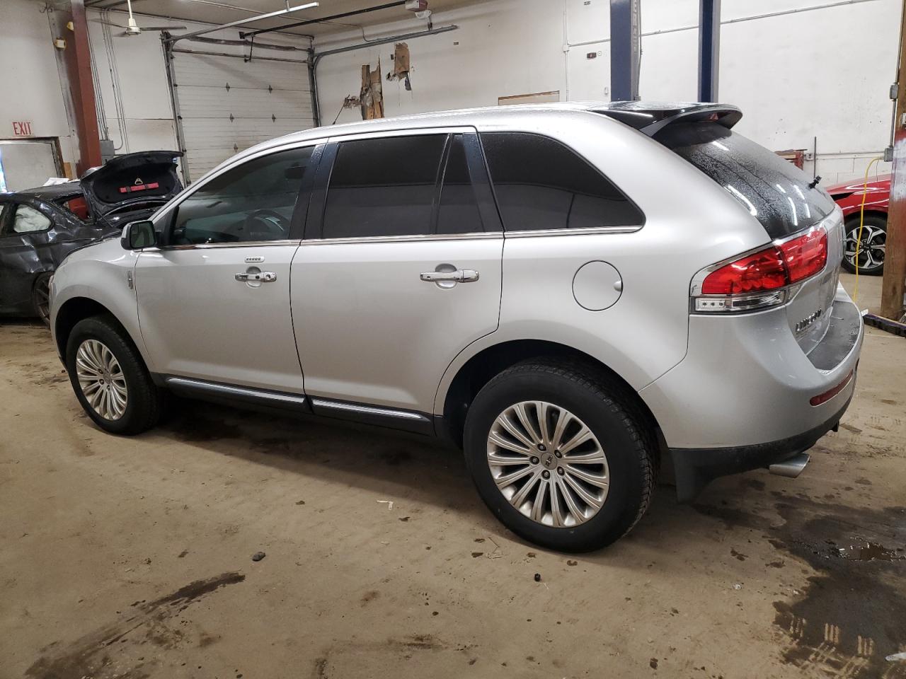 VIN 2LMDJ6JK7DBL48819 2013 LINCOLN MKX no.2