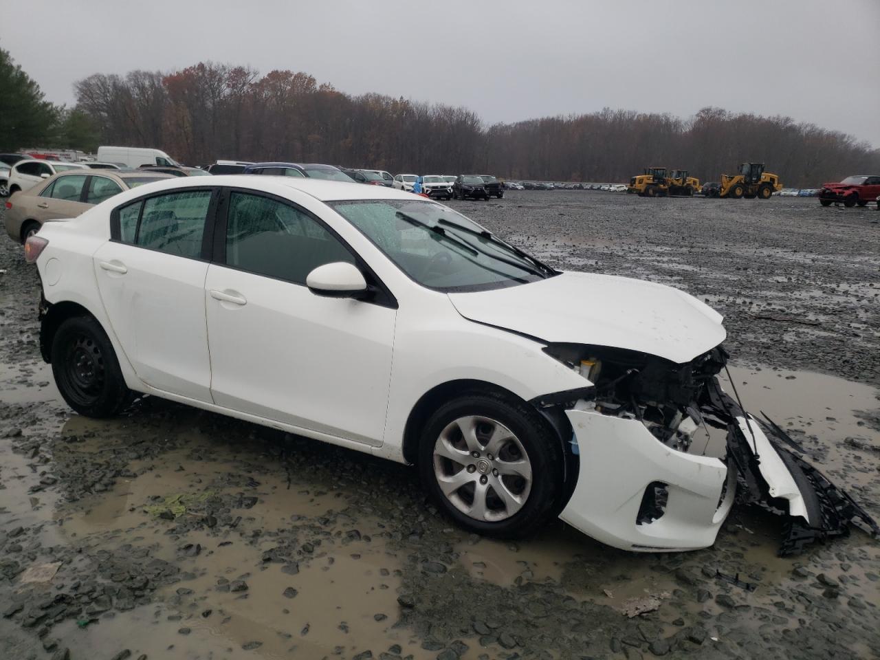 2013 Mazda 3 - Image 4