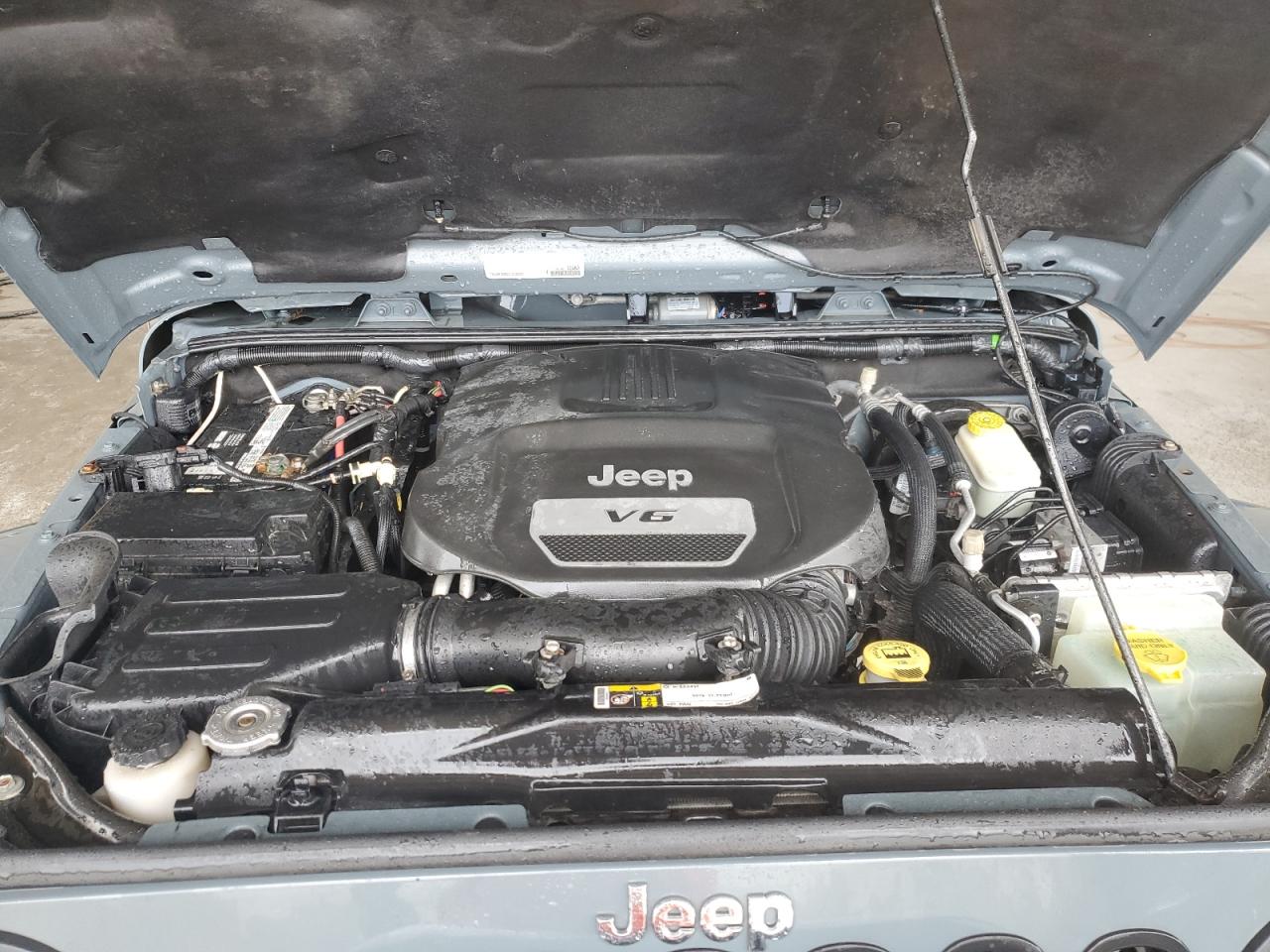 2015 Jeep Wrangler - Image 12