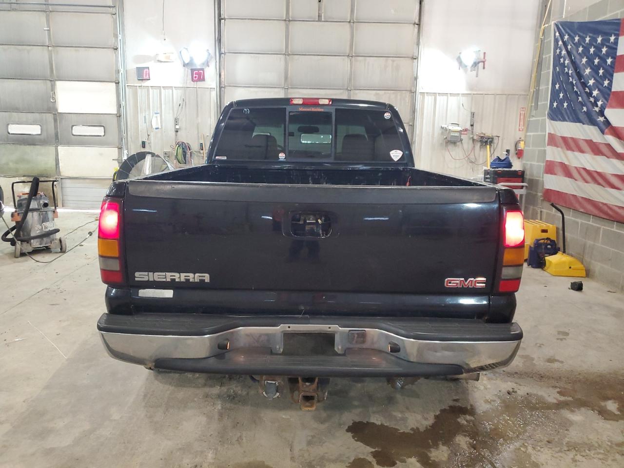 2005 GMC New Sierra K1500 VIN: 1GTEK19V85E268518 Lot: 80565434