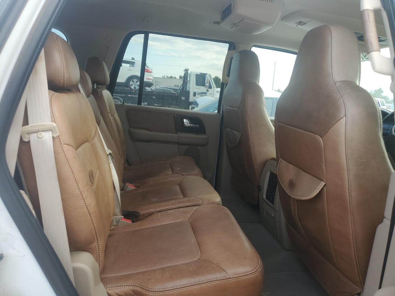 2006 Ford Expedition - Image 11