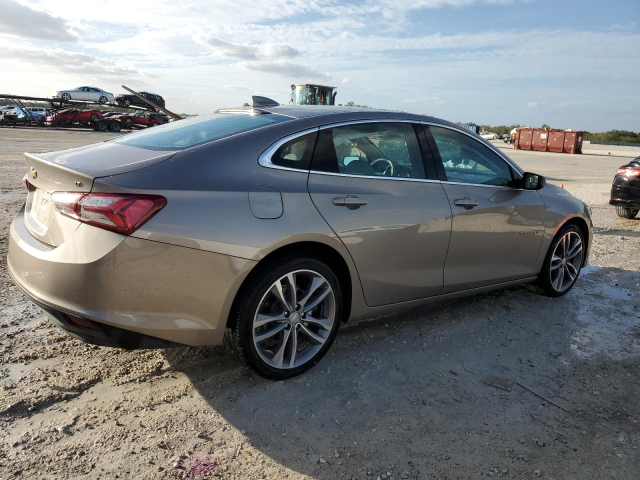 2022 Chevrolet Malibu - Image 3