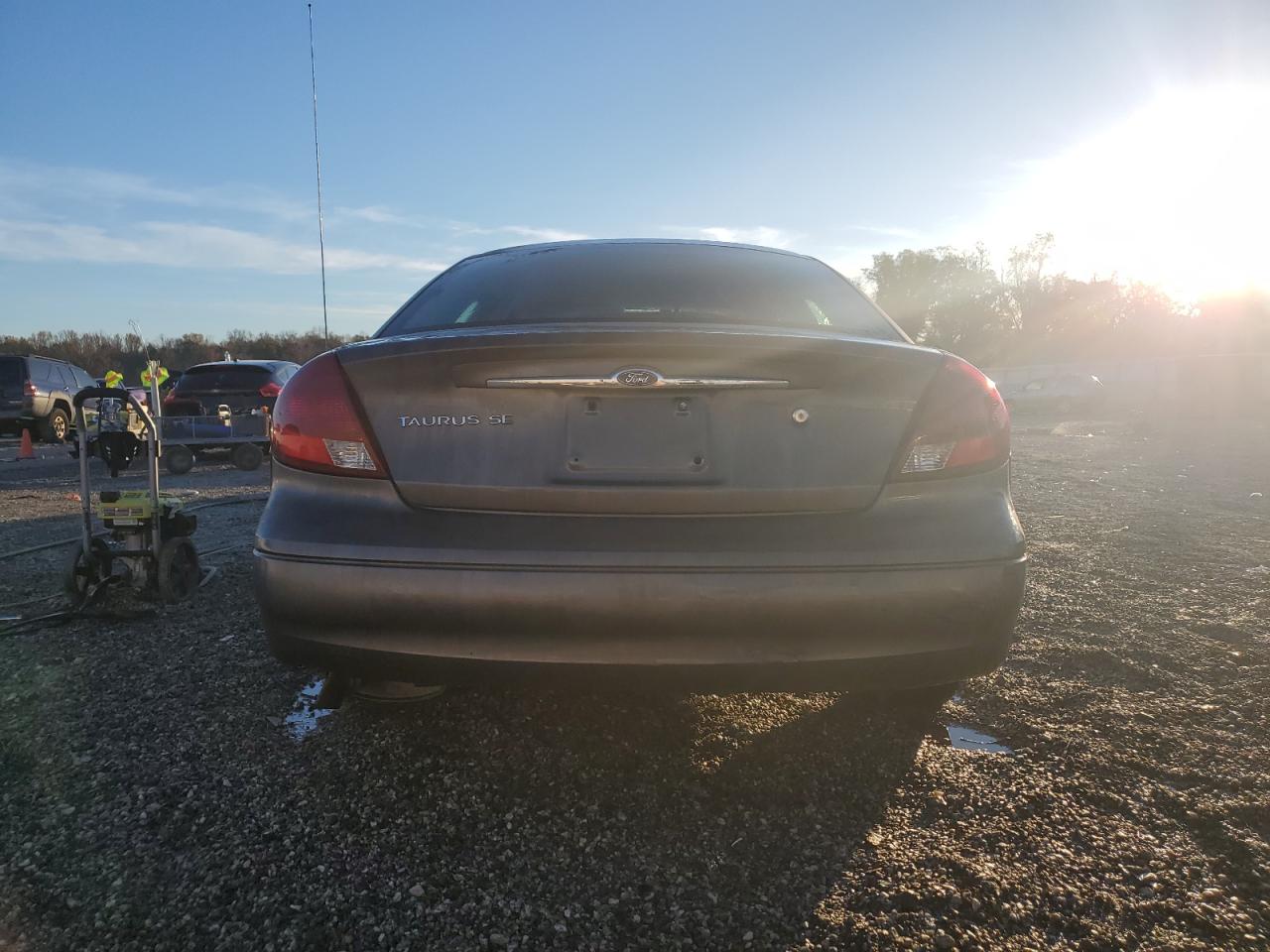 2003 Ford Taurus Se VIN: 1FAHP53U83A213602 Lot: 80583604