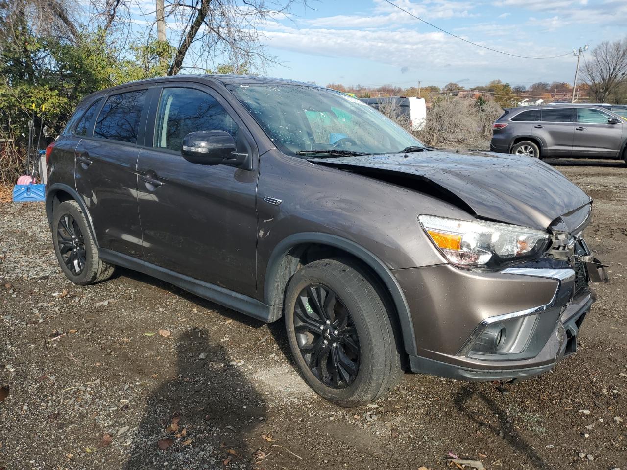 2018 Mitsubishi Outlander - Image 4