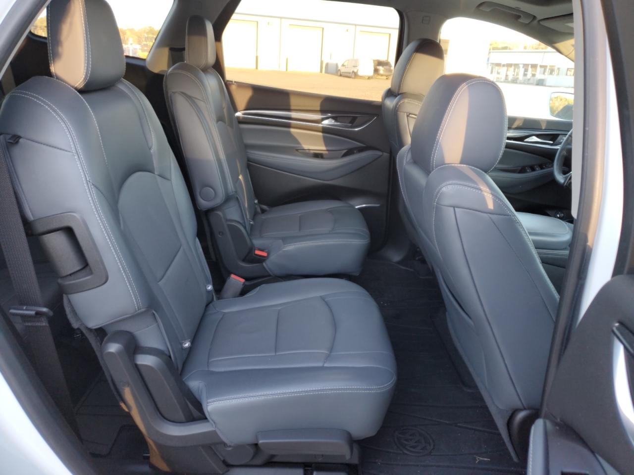 2018 Buick Enclave - Image 11