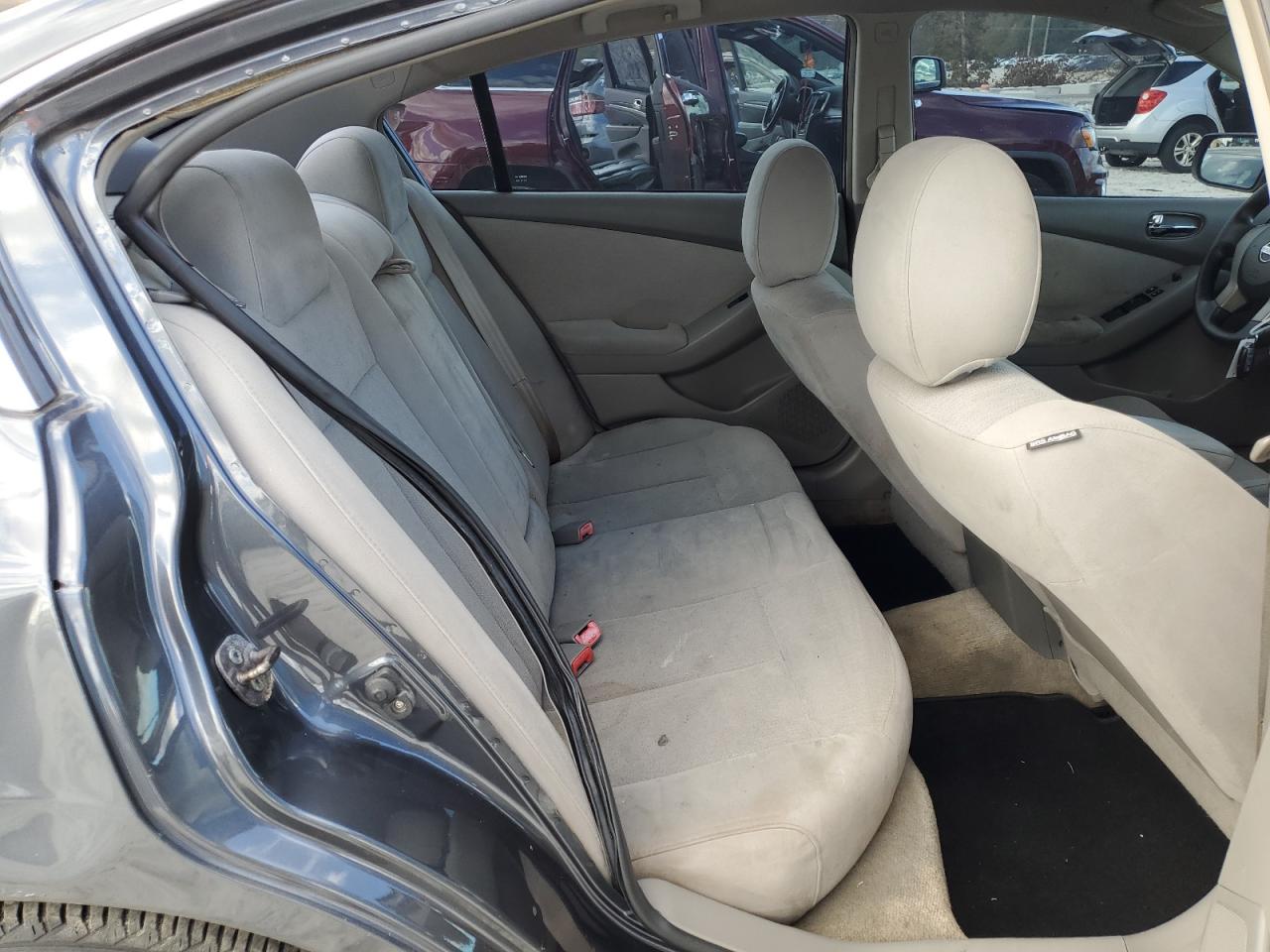 2010 Nissan Altima - Image 10