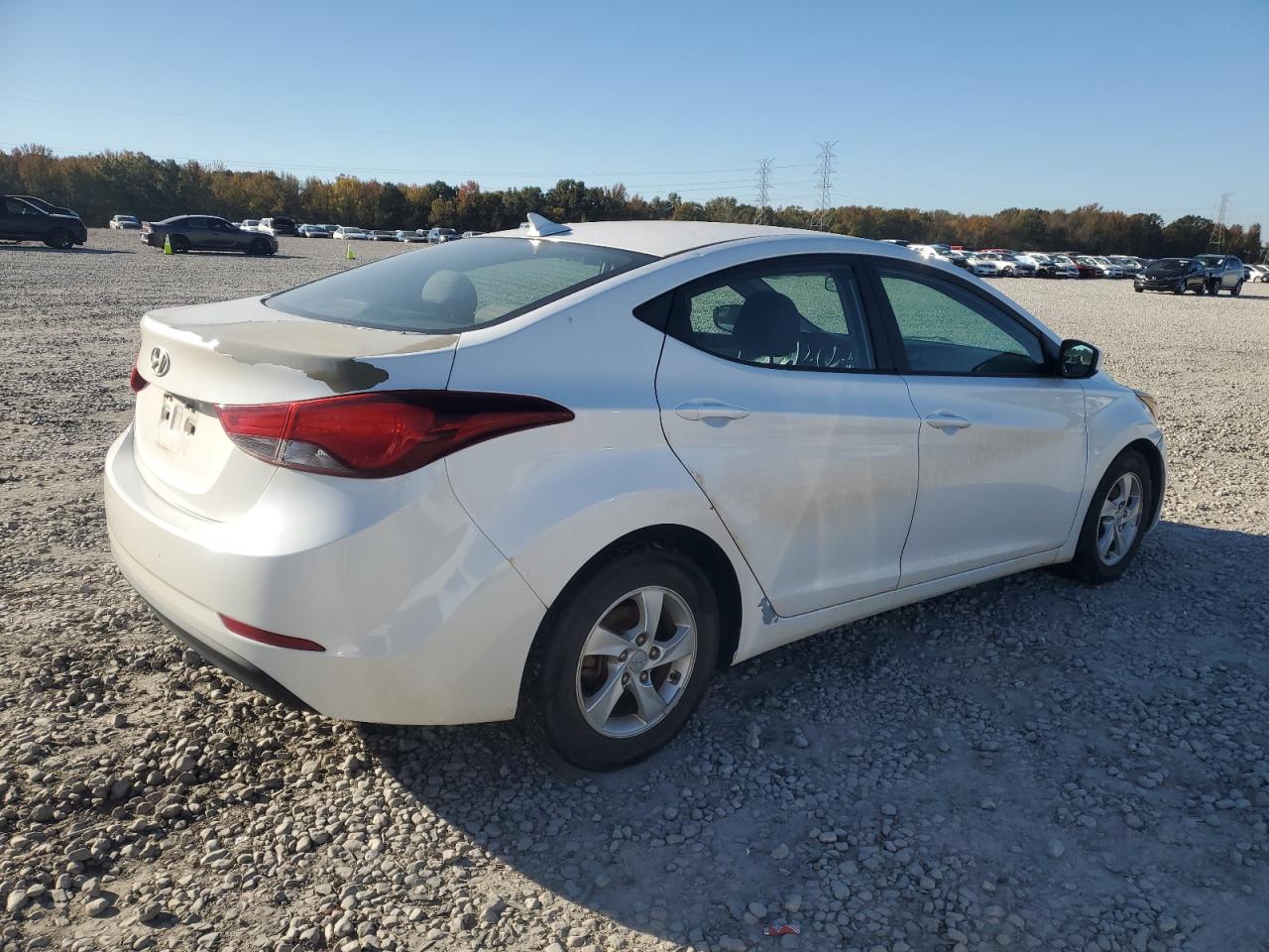 2015 Hyundai Elantra - Image 3