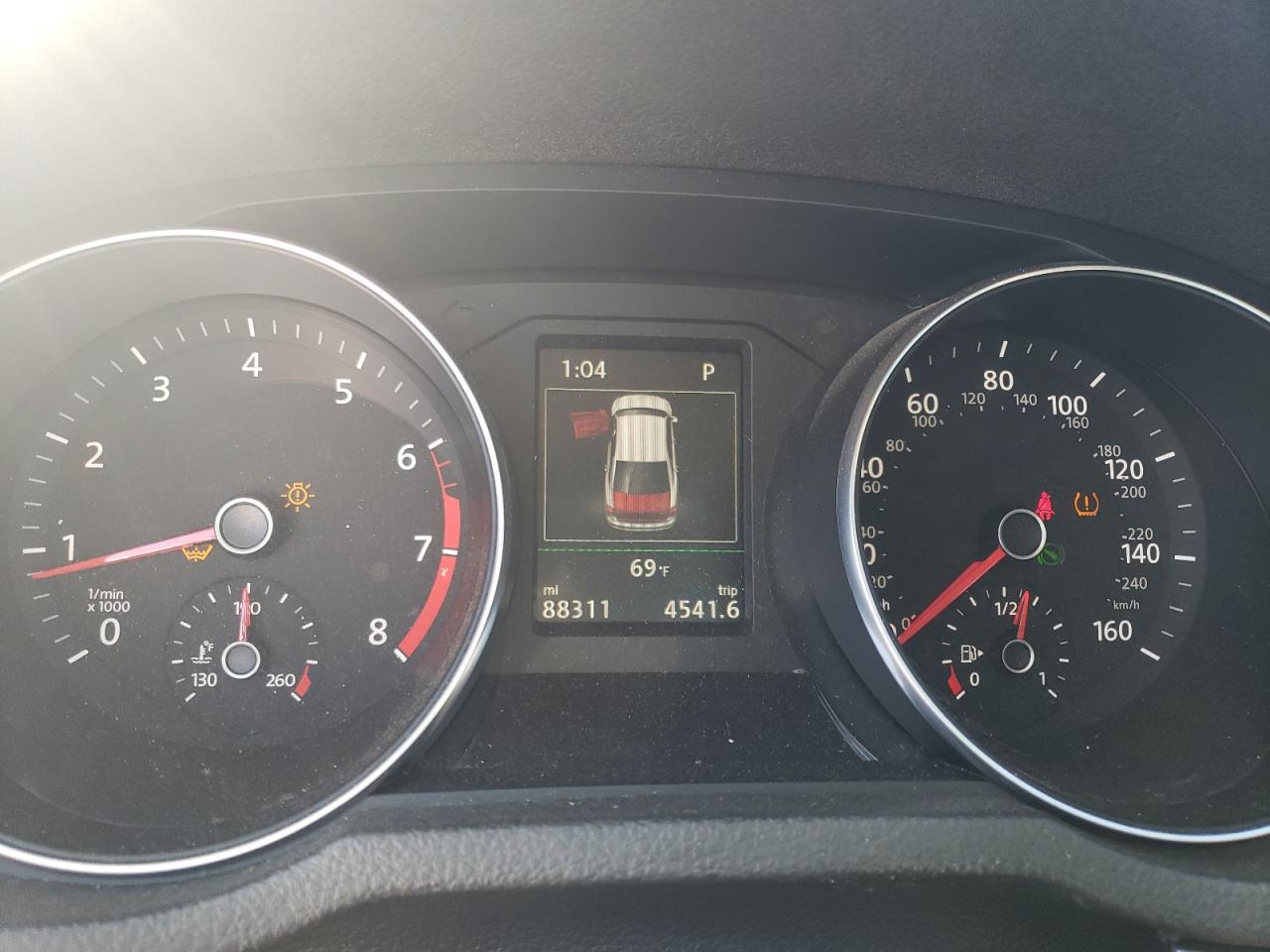 2018 Volkswagen Passat - Image 9