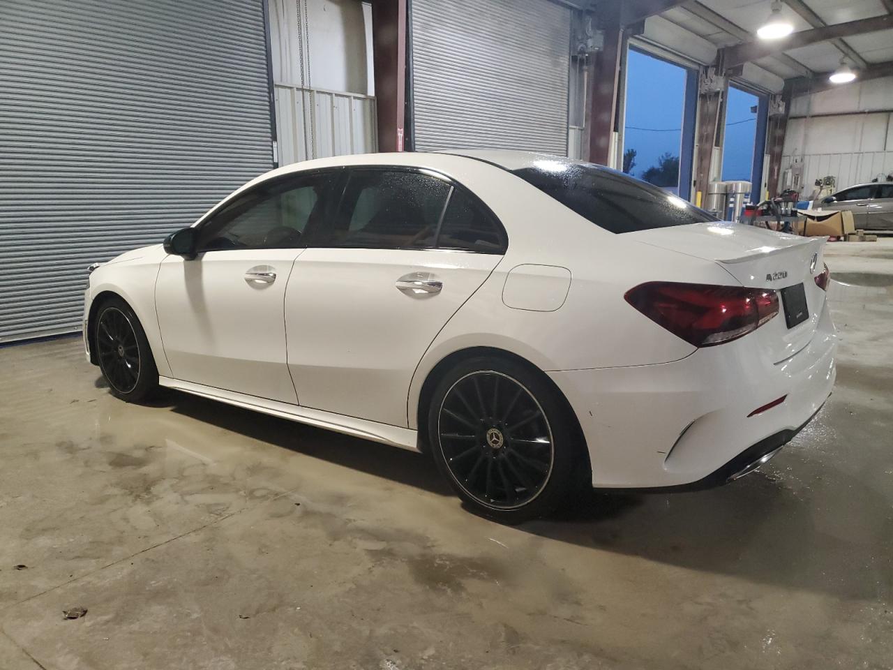 2021 Mercedes-Benz A-klasse - Image 2
