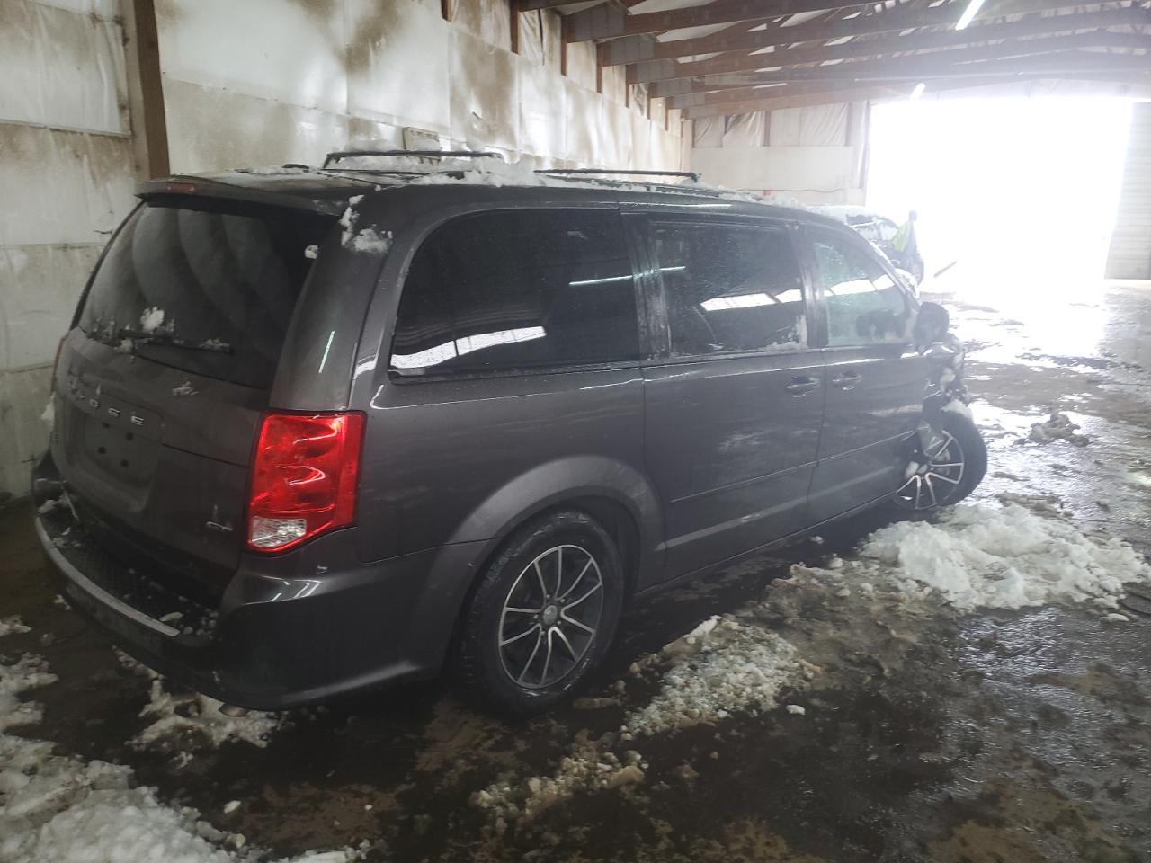 2017 Dodge Caravan - Image 3