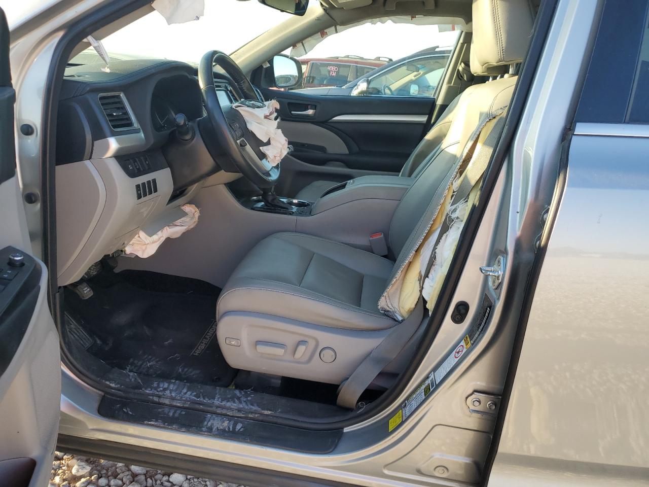 2017 Toyota Highlander - Image 7